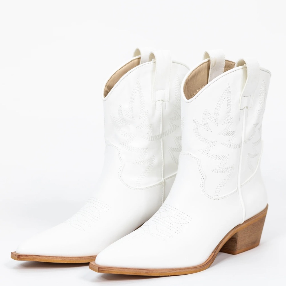 New white  boots. Kinsey Booties in size 7.5 by Miracle Miles